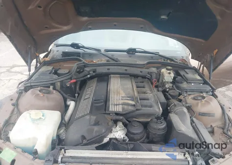 2000 BMW Z3 2.8 из США, поврежденный, VIN 4USCH334XYLF42817